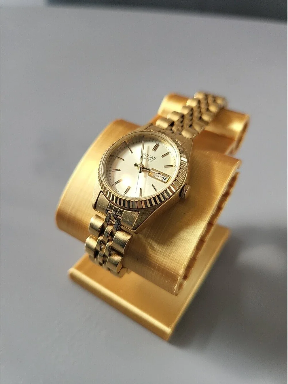 Pulsar Watch Women's Vintage Day Date Analog Quartz Gold Tone 25mm 6.5